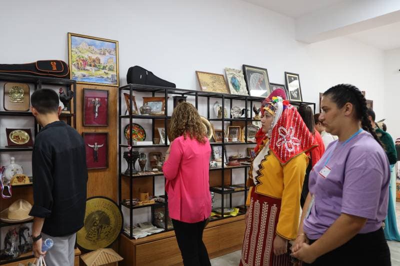 Galeri fotoğrafı 24