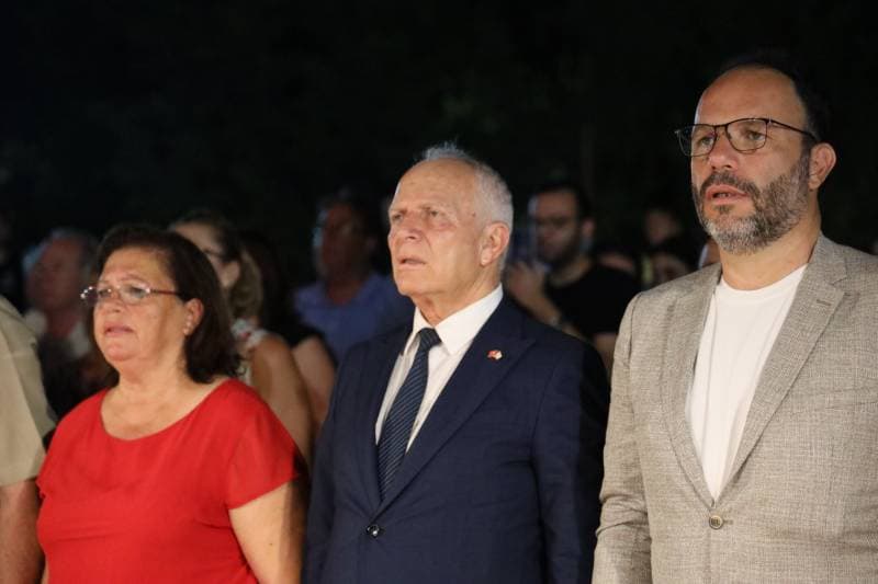 Galeri fotoğrafı 1