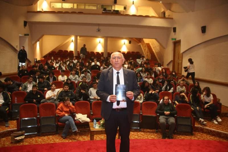 Galeri fotoğrafı 1