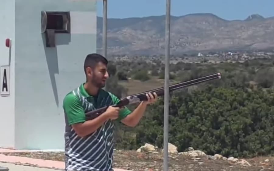 Atışlar, eski meclis üyemiz merhum Süleyman Dargın Anısına yapılıyor.
