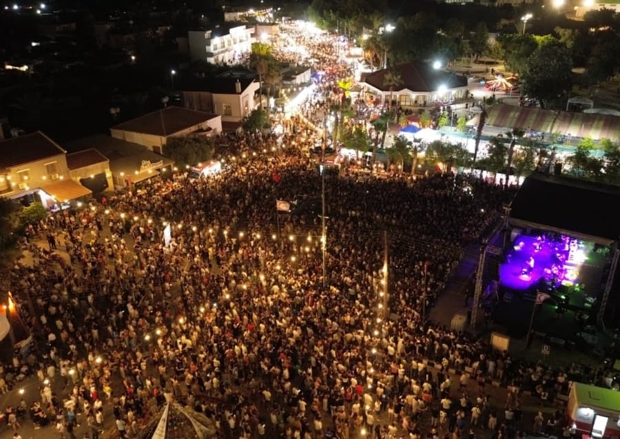 Geceyi ve 53. Geleneksel İskele Festivalimizi bu harika fotoğraf karesi ile noktalayalım