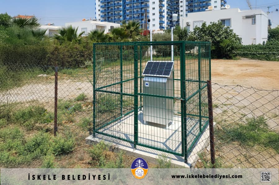 İskele Long Beach bölgesinde, İskele Belediyesi'ne ait yeşil alan içerisine Çevre Koruma Dairesi tarafından Sabit Sürekli Gürültü İzleme Sistemi kurulmuştur.