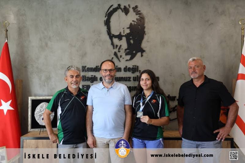 Galeri fotoğrafı 1