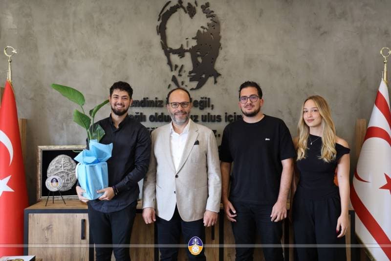 Galeri fotoğrafı 1