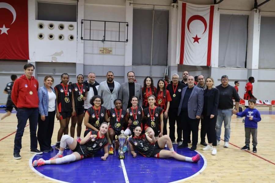 BU GURUR HEPİMİZİN… ŞAMPİYON LGBSK
