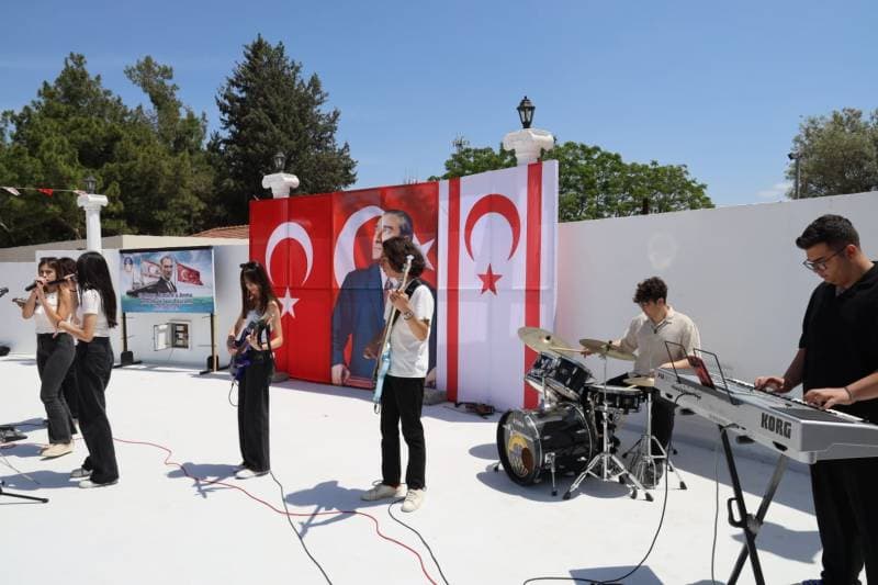 Galeri fotoğrafı 1