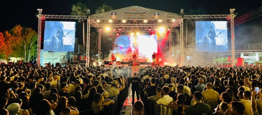 İskele'den Mor ve Ötesi