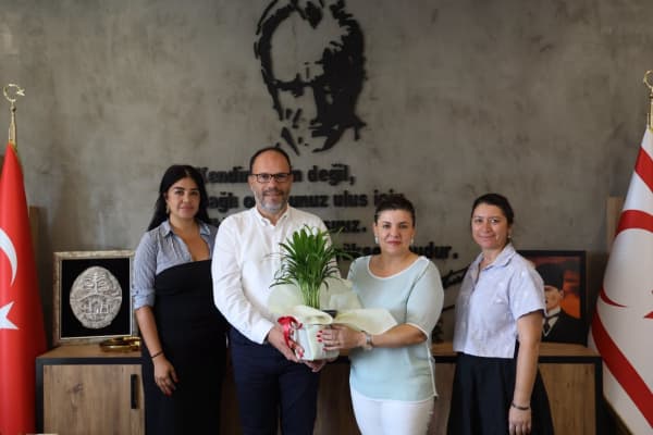 İŞ KADINLARI DERNEĞİ, BAŞKAN SADIKOĞLU’NU ZİYARET ETTİ